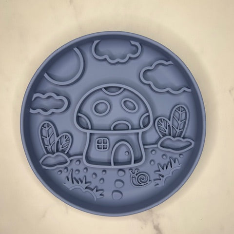 Mushroom Cottage Slow Feeder